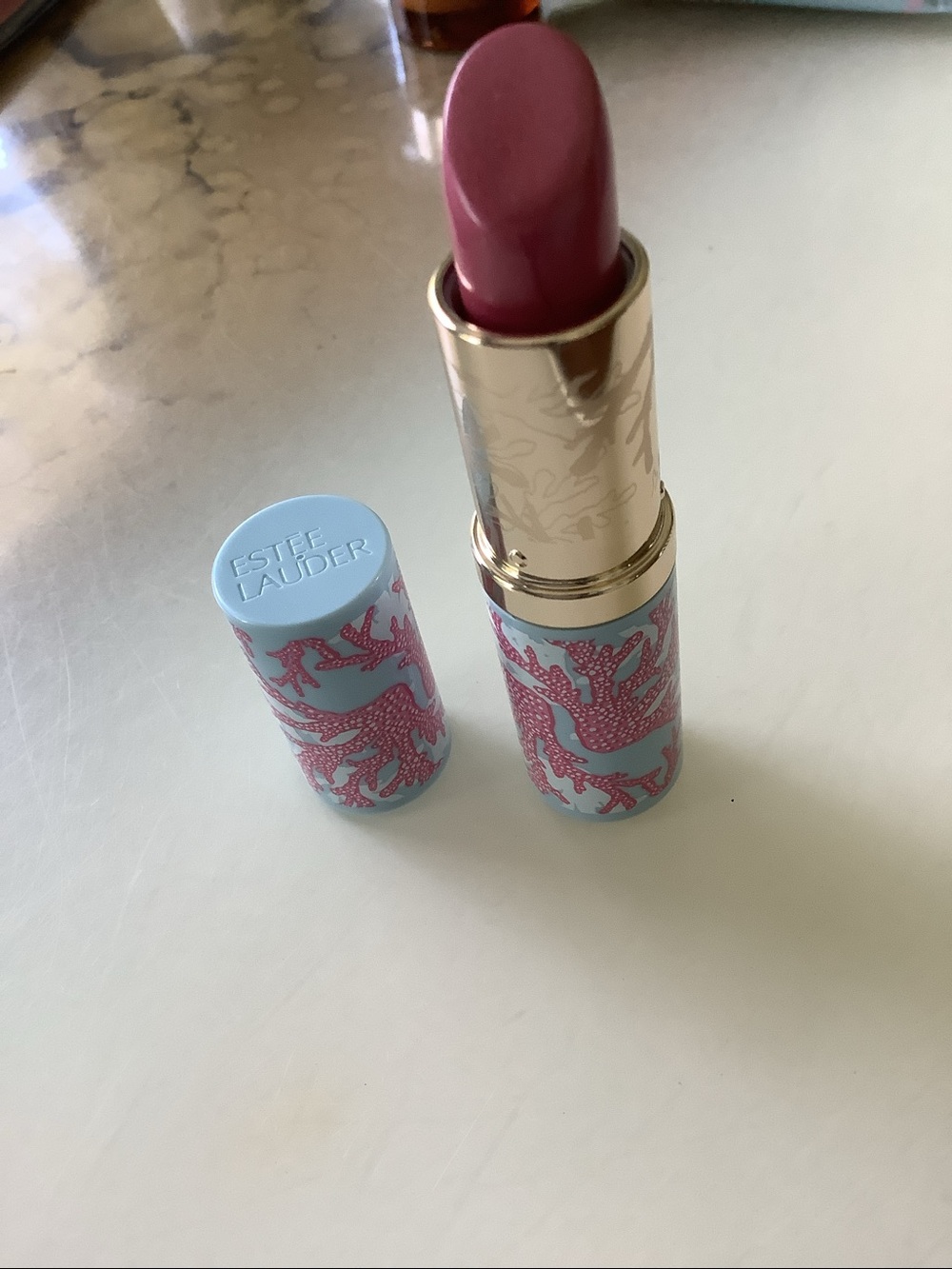 Estee Lauder Pink and Gold Skincare Set with Cosmetic Pouch - Picture 3 of 3